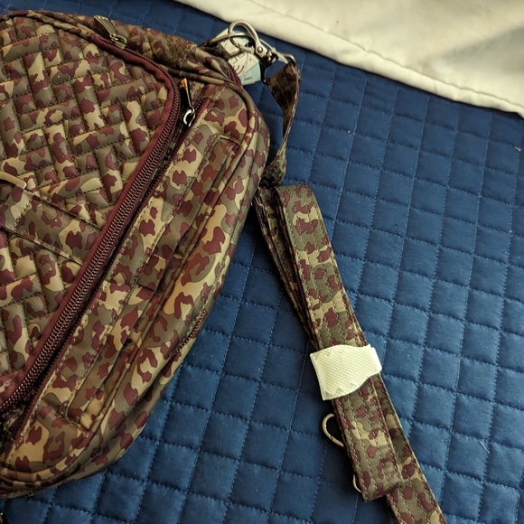 Lug Carousel XL in Leopard Berry NWT - Picture 5 of 5